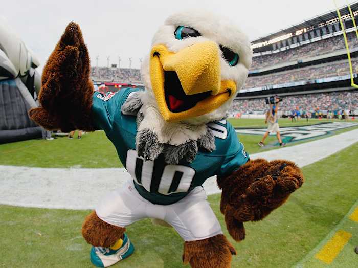 Philadelphia-Eagles-mascot-Swoop.jpg